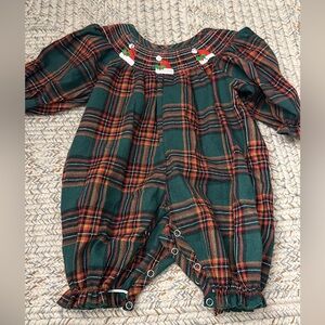 3m Santa hat smock. Worn once! Excellent condition.